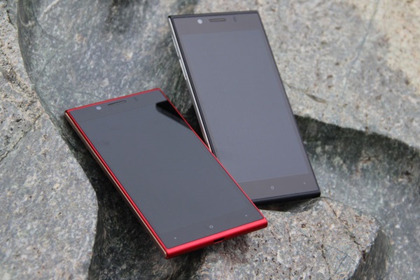 Smartphone chạy hai hệ điều hành NEO M1 chính thức trình làng