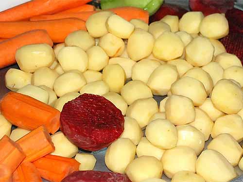 Khoai tây, cà rốt... là những loại thực phẩm dồi dào kali, có tác dụng giảm huyết ápẢnh: Tấn Thạnh