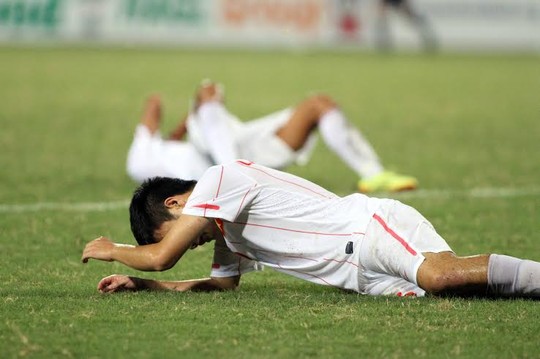 U19 Việt Nam khóc như mưa sau trận thua Nhật