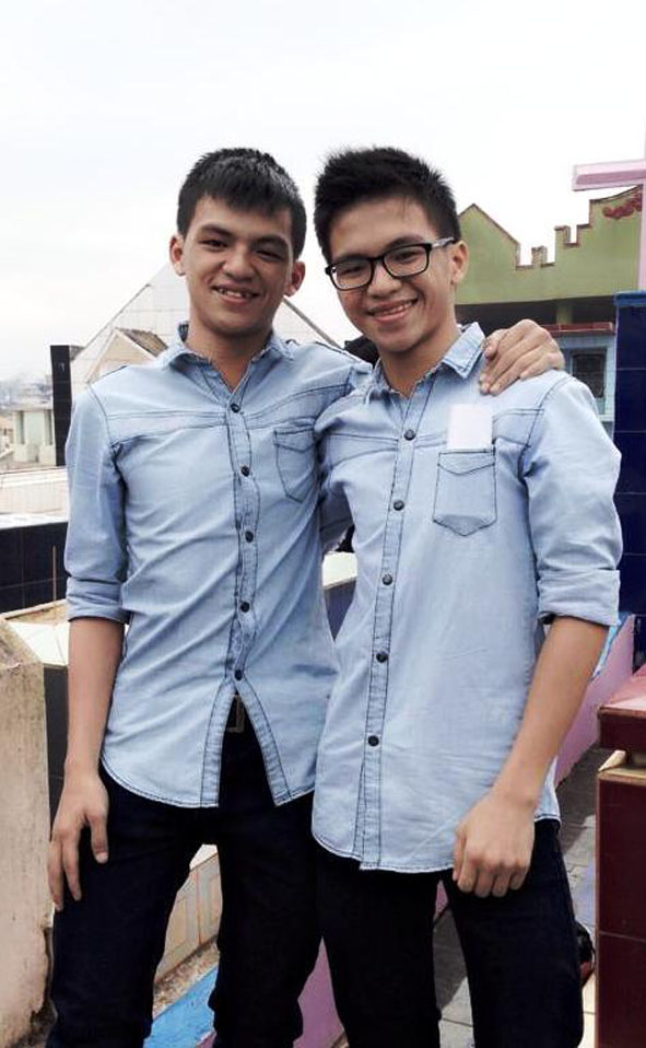 Hai anh em Phan Nhất Trường (trái)  và Phan Nhất Trí.  (Ảnh do nhân vật cung cấp)
