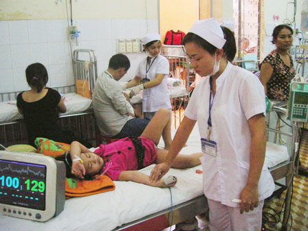 Một trường hợp mắc sốt xuất huyết điều trị tại Bệnh viện Đa khoa tỉnh.