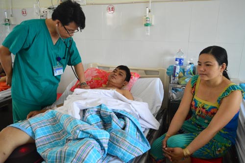 Bệnh nhân Trần Quang Lợi được nhóm của bác sĩ Nguyễn Văn Điền cứu sống