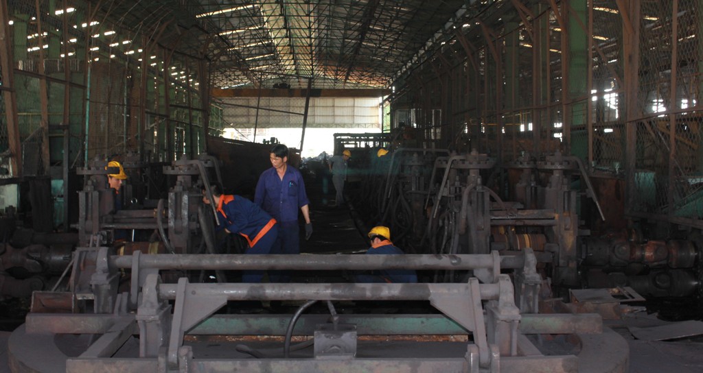 Sản xuất tại Công ty Cổ phần thép Đông Nam Á (Khu công nghiệp Hòa Phú)