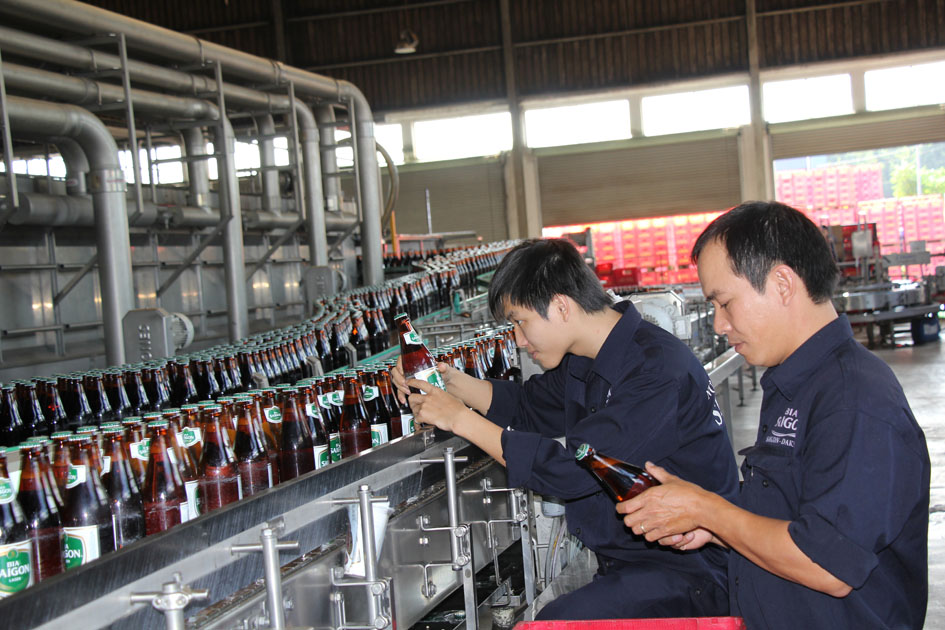 Dây chuyền sản xuất của Nhà máy bia Sài Gòn - Đắk Lắk.