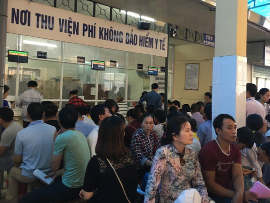 Khám chữa bệnh diện BHYT tại một bệnh viện ở Hà Nội