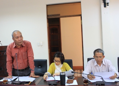 Trưởng Ban Tổ chức Tỉnh ủy Y Dhăm Ênuôl tham gia đóng góp ý kiến tại cuộc họp.