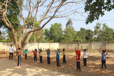 Giờ học thể dục của một trường tiểu học trên địa bàn huyện Krông Pắc.