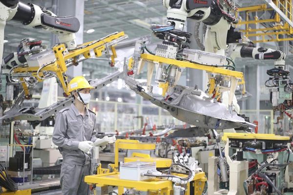 Động lực tăng trưởng kinh tế tiếp tục từ xuất khẩu, chế biến chế tạo