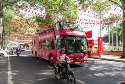 Xe buýt hai tầng của SABECO đưa ‘Hành trình Di sản’ đến giữa lòng phố núi Đắk Lắk