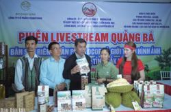 Chủ tịch xã Krông Búk livestream bán sầu riêng và sản phẩm OCOP