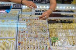 Giá vàng hôm nay, 2-10: Giá vàng thế giới lao lên đỉnh cao mới