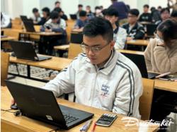 Thi tốt nghiệp THPT trên máy tính: Chuẩn bị ra sao để triển khai từ năm 2027?