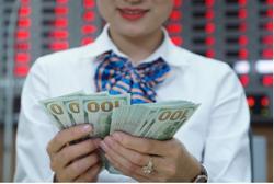Giá USD tại các ngân hàng giảm rất mạnh