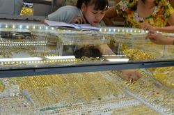 Giá vàng hôm nay 20-10: Vừa mở cửa đã giảm rất mạnh