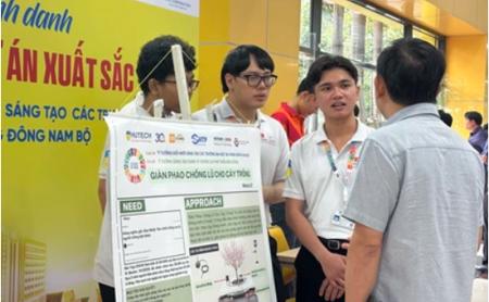 Sinh viên sáng tạo giải pháp chống lũ, AI phát hiện bệnh Parkinson