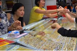 Giá vàng hôm nay, 3-10: Ồ ạt bán tháo