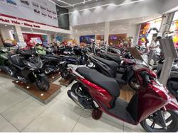 Qua thời hoàng kim, đại lý xe máy chật vật rao bán từng chiếc