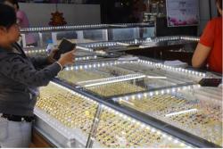 Giá vàng hôm nay, 31-10: Giá vàng thế giới tăng 110 USD