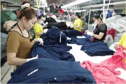 Tăng lương tối thiểu vùng, người lao động mong có chính sách bình ổn giá