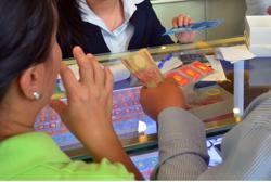 Giá vàng hôm nay, 8-10: Vàng thế giới vượt mốc 4.000 USD/ounce