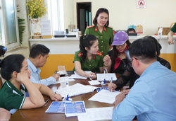 Vận động người nhận lương hưu, trợ cấp bảo hiểm xã hội nhận tiền qua phương thức thanh toán không dùng tiền mặt