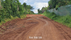 Phản hồi từ bài báo: “Người dân “vật lộn” với bùn đất trên đoạn đường thi công dang dở”