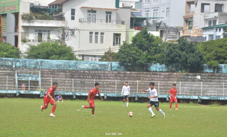Giải bóng đá hạng Ba quốc gia: Trung tâm Huấn luyện và thi đấu thể thao Khánh Hòa tạm vươn lên vị trí đầu bảng