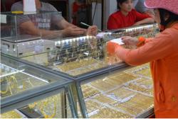 Giá vàng hôm nay 12-11: Đảo chiều lao xuống