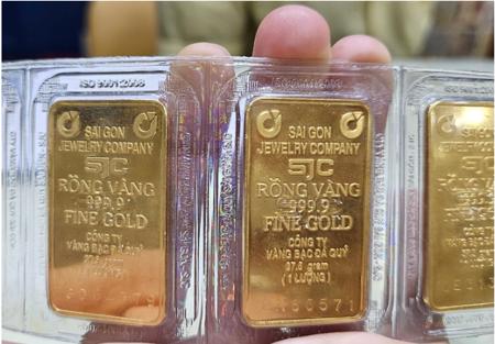 Sáng 12-11, giá vàng miếng SJC, vàng nhẫn cao chót vót