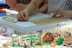 Giá vàng hôm nay 15-11: Vàng thế giới "bốc hơi" 118 USD