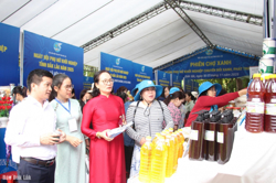 Trưng bày, giới thiệu hơn 200 sản phẩm khởi nghiệp của phụ nữ