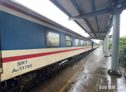 Ngành đường sắt tạm dừng nhiều đoàn tàu do mưa lũ