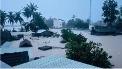 Nước lũ đổ về ồ ạt, nhà ngập tới mái ở Đắk Lắk