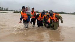 Số người tử vong do lũ lụt tăng, tỉnh Đắk Lắk đang tiếp tục cập nhật