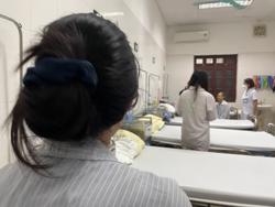 Nhiều người trẻ “sập nguồn” vì thức khuya?