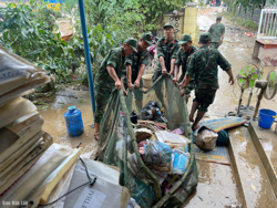 Đề nghị Bộ Y tế hỗ trợ khẩn cấp thuốc men, hóa chất và trang thiết bị phục vụ công tác y tế sau bão lũ