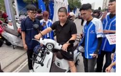 Doanh số xe máy điện tăng chóng mặt