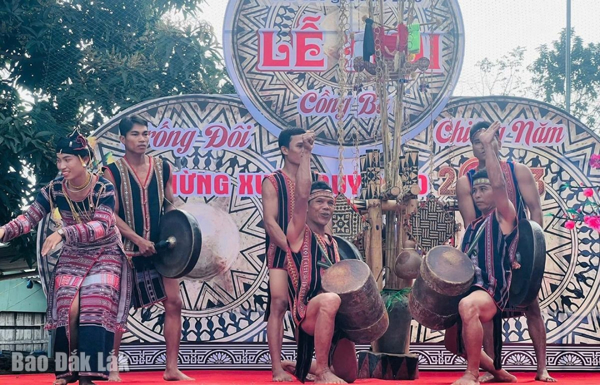 Phát triển mô hình du lịch cộng đồng thôn Xí Thoại, xã Xuân Lãnh