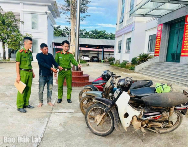 Khởi tố đối tượng gây ra 3 vụ trộm cắp xe máy tại xã Ea Súp