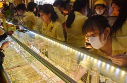 Giá vàng hôm nay 28-11: Tiếp nối đà tăng