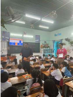 Tiếng Anh sẽ trở thành môn học bắt buộc từ lớp 1