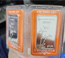 Giá bạc hôm nay 5-11 xuống thấp nhất 1 tháng, người "đu đỉnh" méo mặt