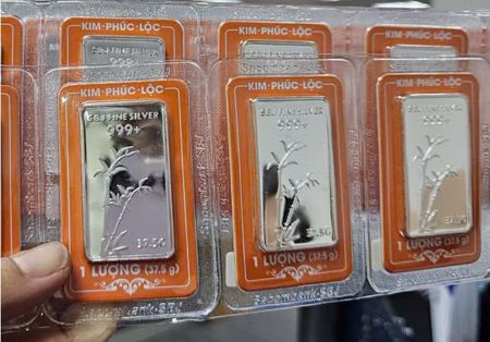 Giá bạc hôm nay 7-11: Hai thương hiệu lớn biến động ngược chiều