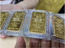 Giá vàng hôm nay 1-12: Vừa mở cửa đã lập kỷ lục mới
