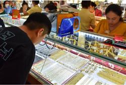 Giá vàng hôm nay 10-12: Tăng rất mạnh