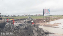 Tập trung sửa chữa kênh mương hư hỏng sau bão lũ