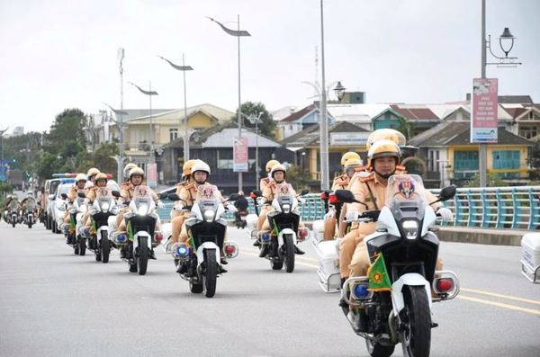 CSGT toàn quốc sẽ đồng loạt kiểm tra nồng độ cồn từ 10 giờ sáng Mùng 1 Tết Nguyên đán Bính Ngọ