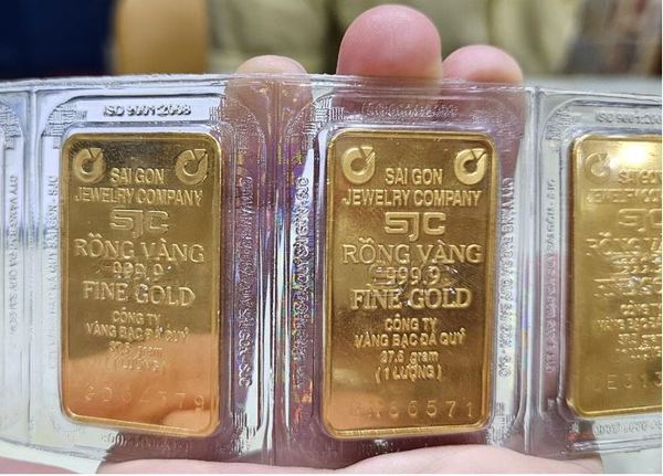 Sáng 13-12, giá vàng miếng SJC và vàng nhẫn cao nhất từ trước đến nay