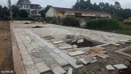 Đẩy nhanh tiến độ các dự án cải tạo vỉa hè phường Buôn Ma Thuột, Tân An