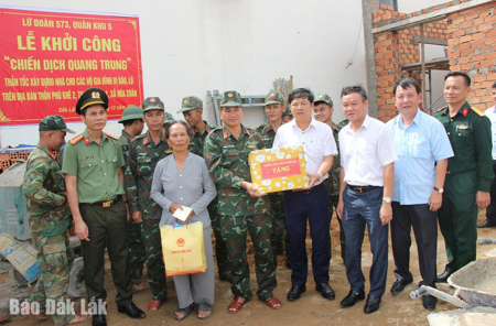 Thần tốc xây nhà cho dân trong Chiến dịch Quang Trung